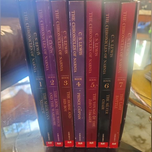 Complete set of Chronicles of Narnia books - Picture 2 of 3